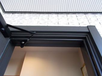 2世帯戸建て 玄関ドアのリフォーム 2世帯戸建て 玄関ドアのリフォーム